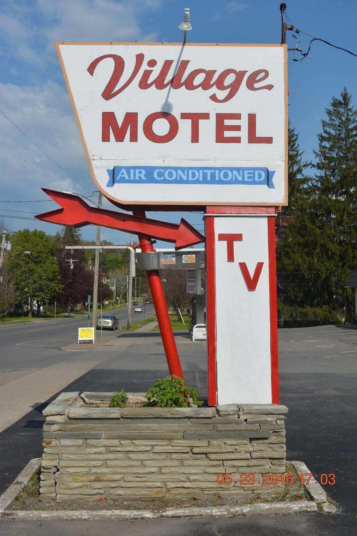 The Village Motel Richfield Springs ภายนอก รูปภาพ